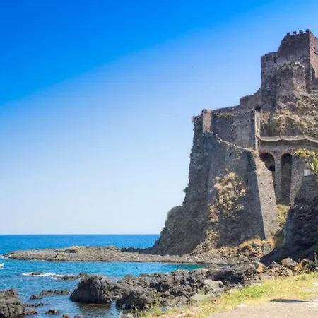 La Petite Maison Aci Castello Exterior photo